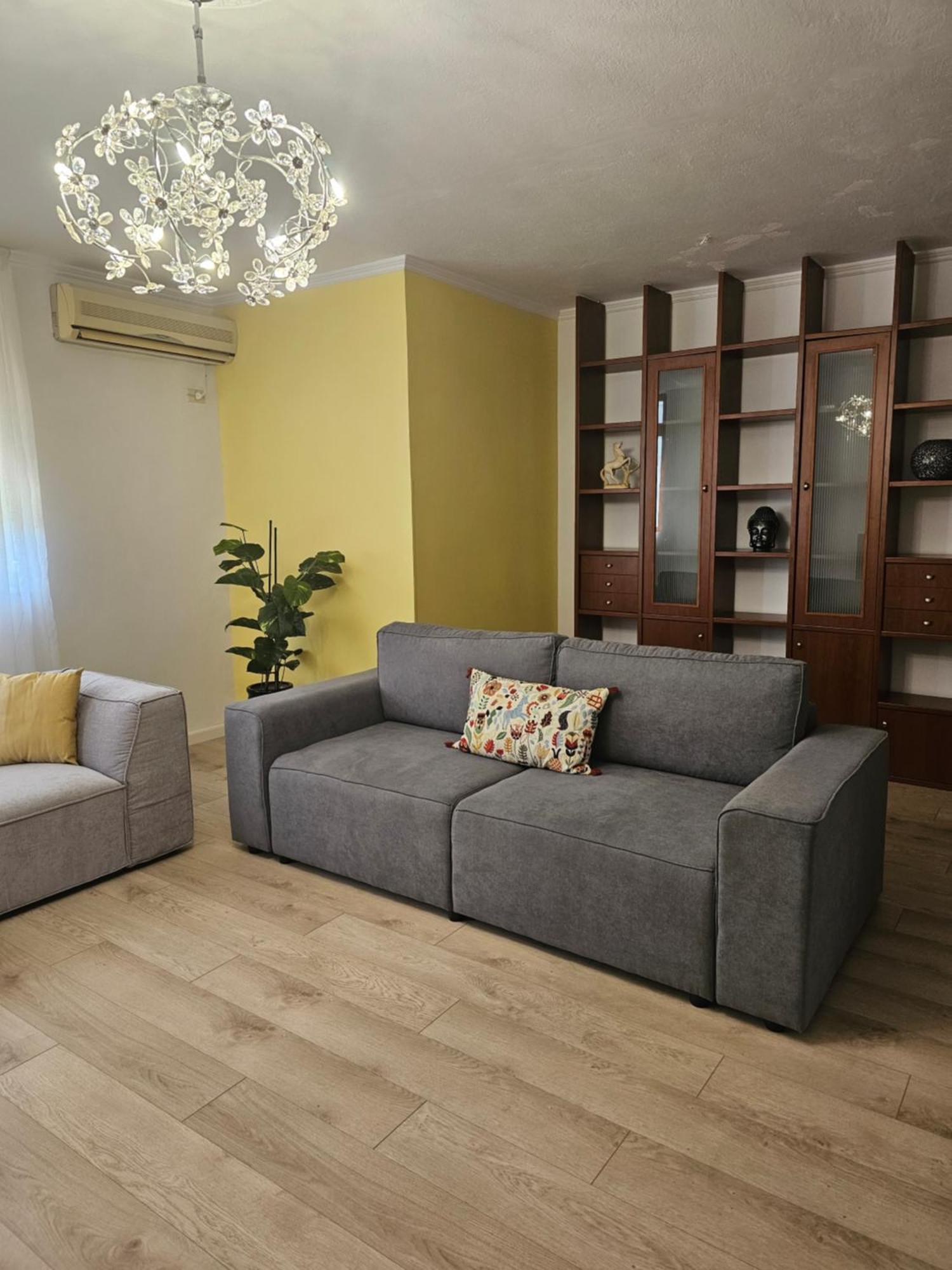 Appartamento Spacious Modern In Prime Location Tirana